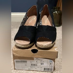 Toms wedges size 8
